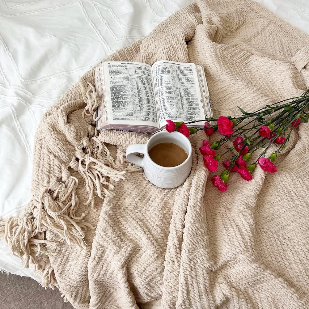Reversible Sherpa Beige Throw Blanket,Textured Knitted Tan Throws with Tassels,Neutral Sofa Bed Throws,50"x60" - Super Soft Reversible Sherpa Flannel Blanket Detail