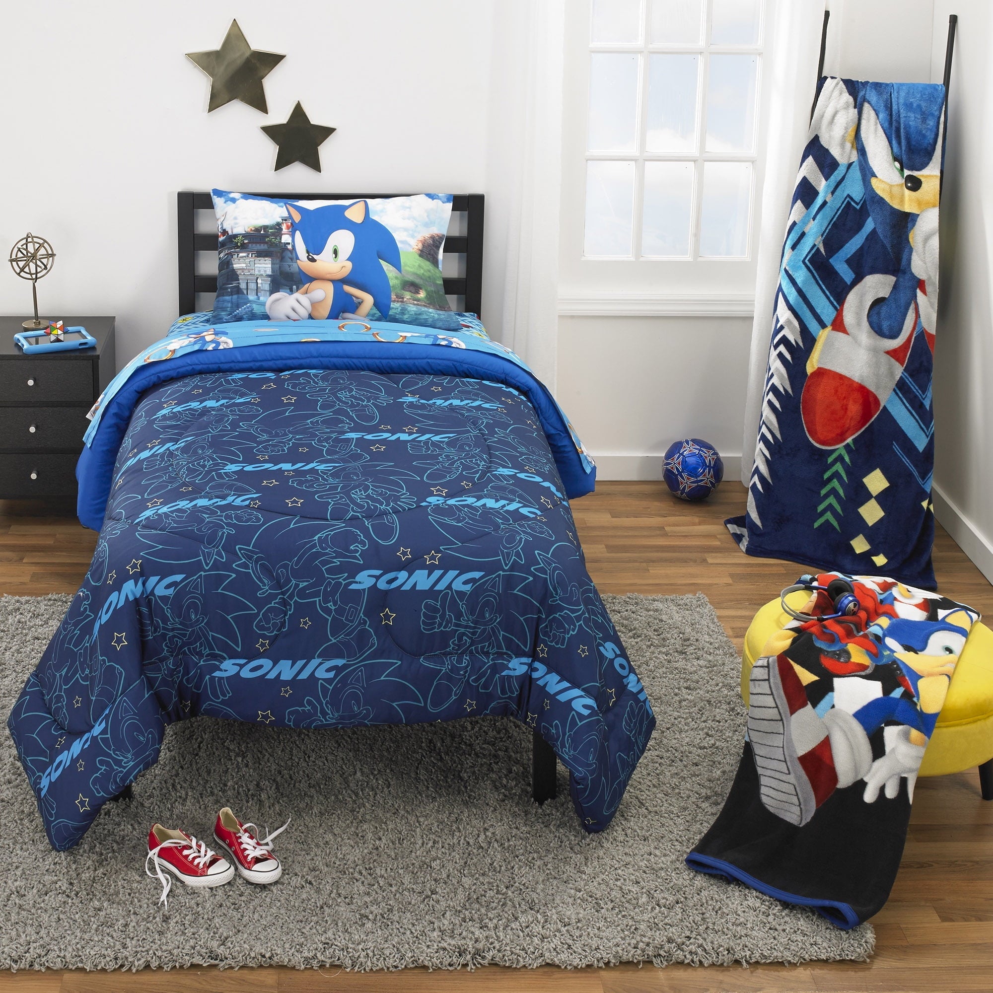 Hypoallergenic Cloud Sonic the Hedgehog Kids 2 Piece Blue Green Reversible Comforter and Pillowcase set, Twin/full - Cloud-Like Soft Lightweight Bed Comforter Detail
