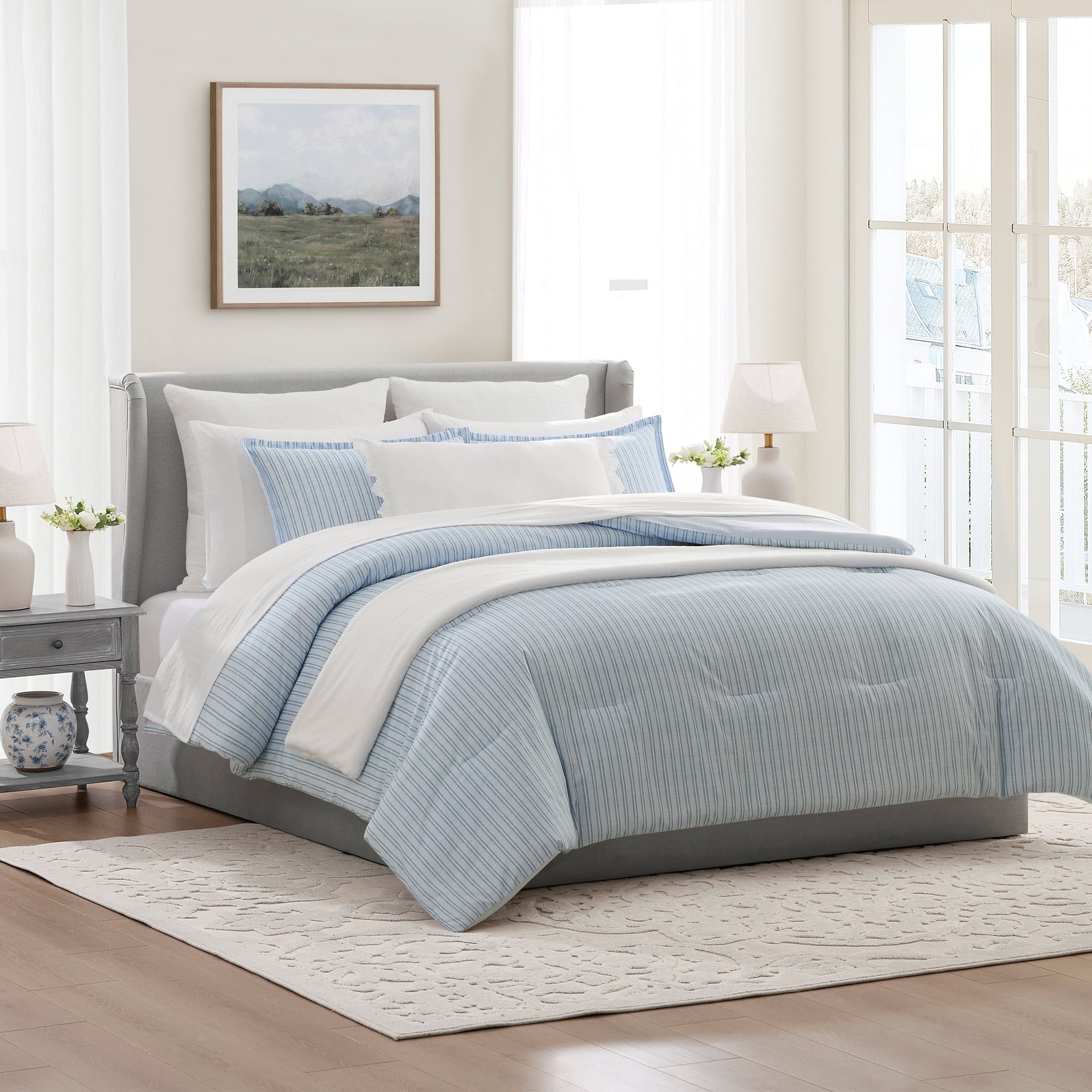 Hypoallergenic Cloud Stripe 11-Piece Comforter Set with Sheets, Blue, Queen - All-Season Down Alternative Comforter Insert Detail