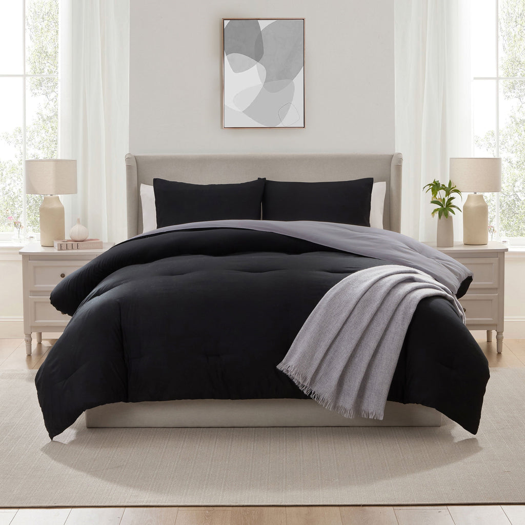 Fluffy Down Alternative Comforter Sets, All Season Lightweight Reversible Queen Comforter Set, 3-Pc Bedding Sets, Black/Charcoal gray - Cloud-Like Soft Lightweight Bed Comforter Detail