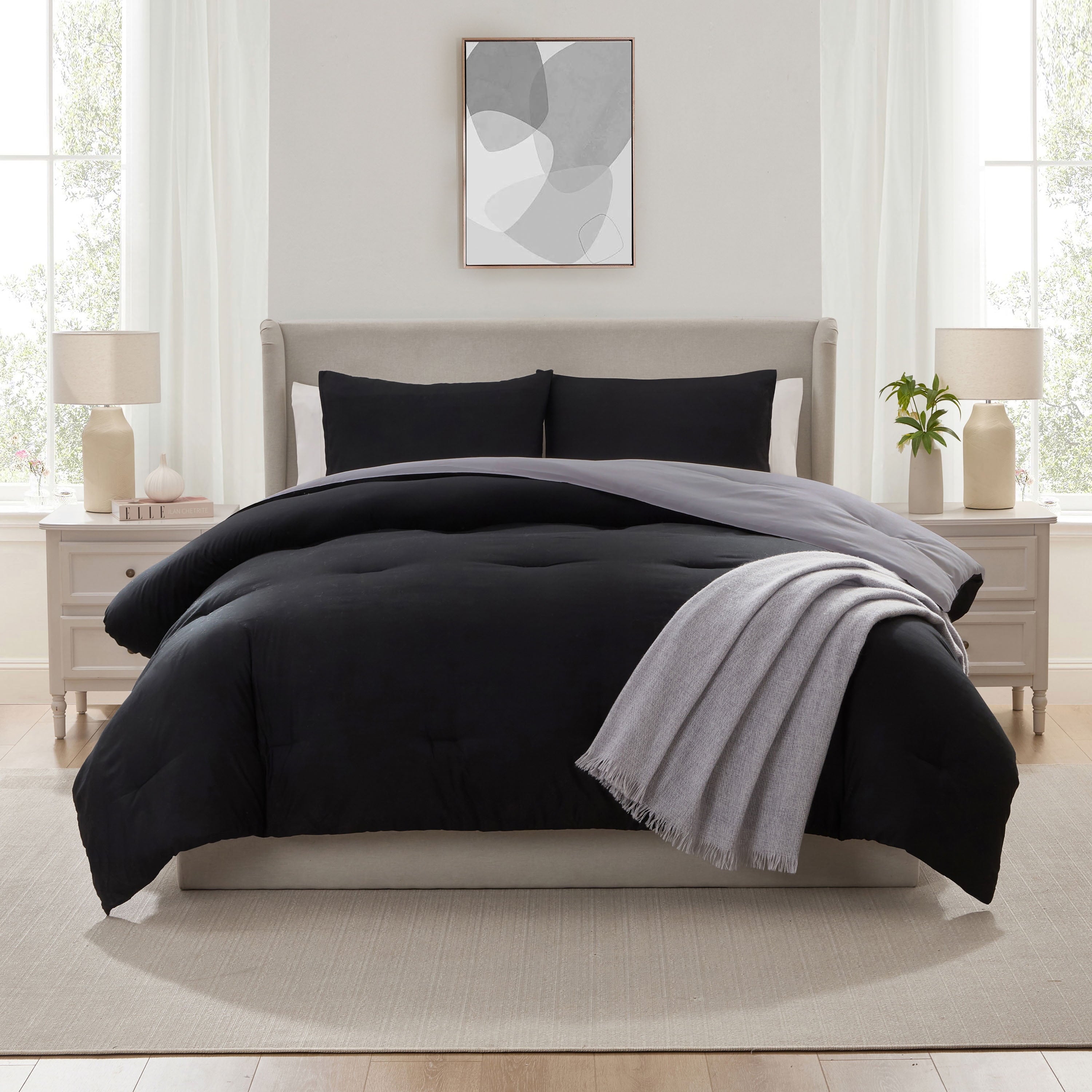 Fluffy Down Alternative Comforter Sets, All Season Lightweight Reversible Queen Comforter Set, 3-Pc Bedding Sets, Black/Charcoal gray - Cloud-Like Soft Lightweight Bed Comforter Detail