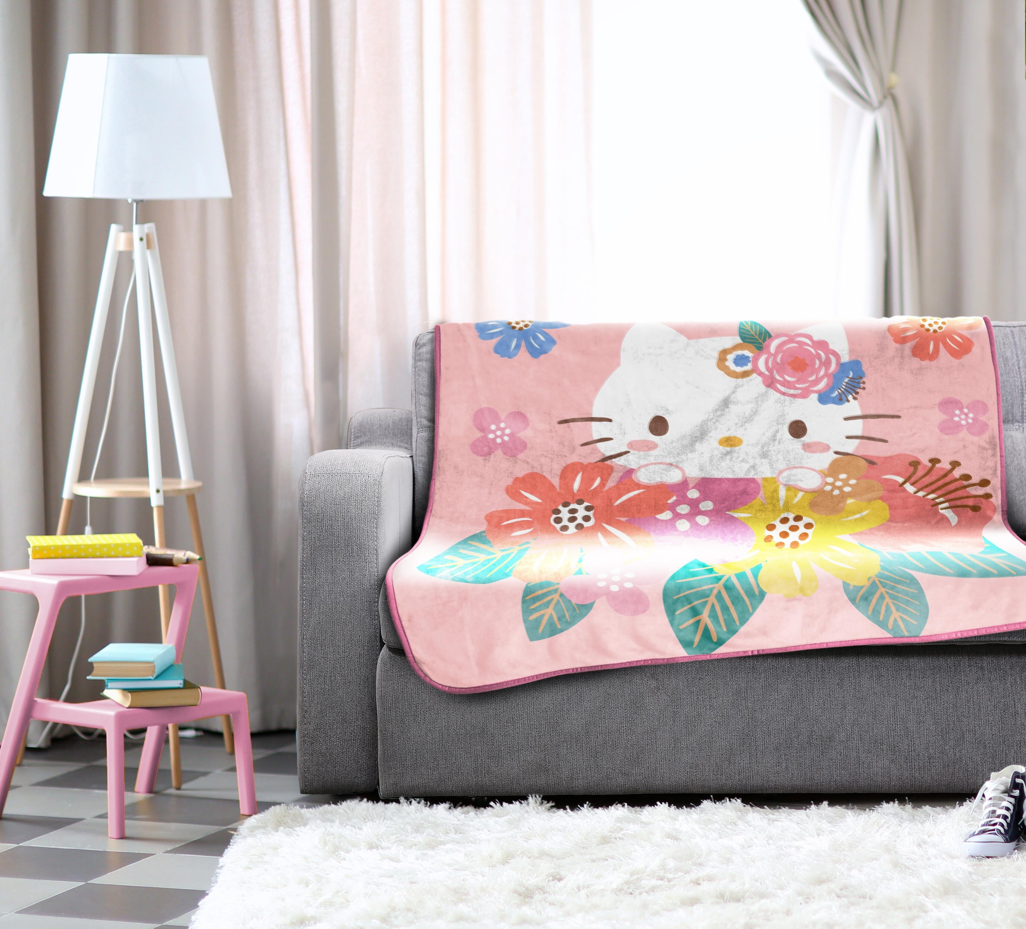 Decorative Knitted Floral Grace 46 x 60 Coral Fleece Kids Throw Blanket - Soft Bedding Accessories - Lightweight Plush Warm Blanket for All Seasons Detail