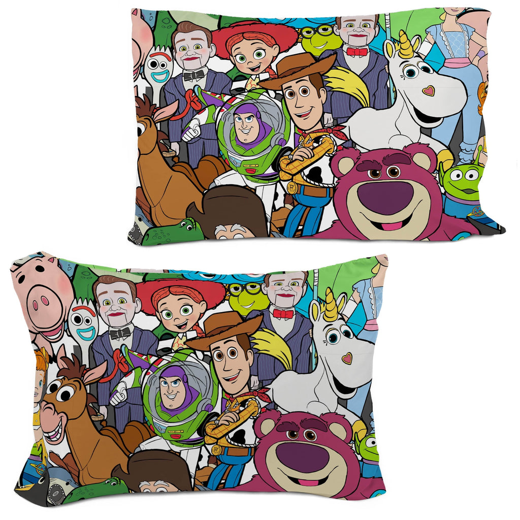 Fluffy Down Alternative You've Got a Friend Reversible Comforter and Pillowcase Set, Twin/Full, Kids Bedding - Cloud-Like Soft Lightweight Bed Comforter Detail